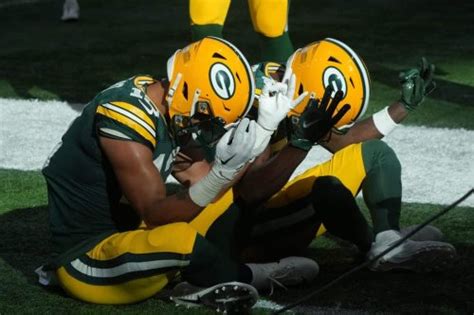 The Epic Chicago Bears vs. Green Bay Packers History  .